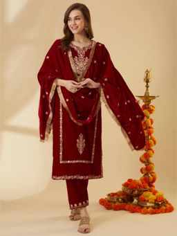 FASHOR - Red Embroidered Round Neck Straight Kurta Pant With Dupatta