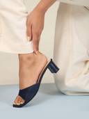 Navy Blue color option, Currently selected