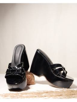 DA NAPPA - Black Dorisse Wedge Heels