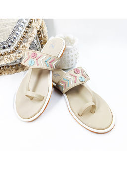 The Madras Trunk - Meera Off White Kolhapuri Flats With Chevron Pattern