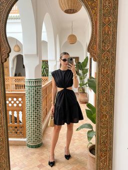ZUMMER - Black Waist Cut Out Short Dress