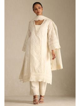 Soch - Off White Chanderi Embroidered With Sequins Kurta, Inner with Pant & Dupatta (Set of 4)