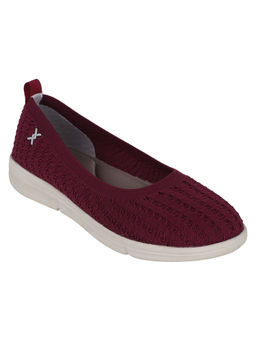 Carlton London - Women Wine Woven Ballerinas