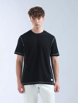 Flying Machine - Men Black Solid Relaxed Fit T-shirt