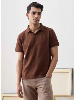 UNSTD - Men Brown Textured Regular Fit Polo T-shirt