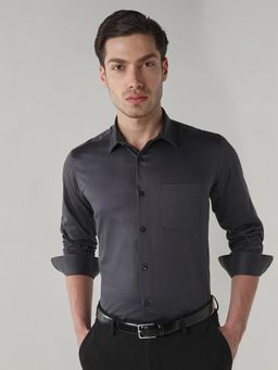 Reid & Taylor - Men Black Solid Full Sleeves Shirt
