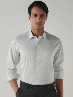 Reid & Taylor - Men Off White Checks Full Sleeves Shirt