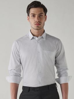 Reid & Taylor - Men White Checks Full Sleeves Shirt
