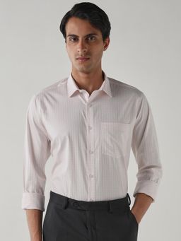 Reid & Taylor - Men Light Pink Checks Full Sleeves Shirt