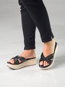 Black color option, Sold out, Currently selected
