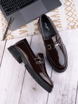 Styli - Men's Burgundy PU Horsebuckle Chunky Loafers