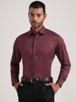 JadeBlue - Maroon Pure Cotton Geometric Casual Shirt