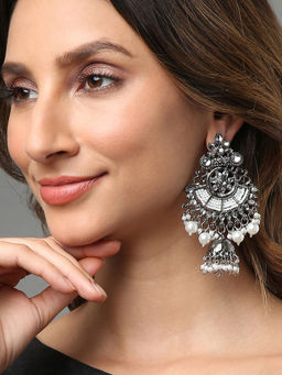Sohi - White Silver Toned Oxidised Kundan Jhumka Earrings