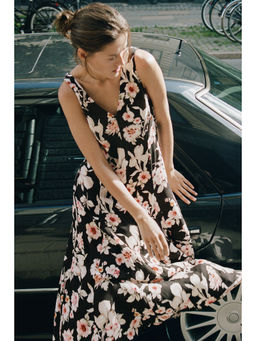 H&M - Women Black Godet-pleated Crape dress