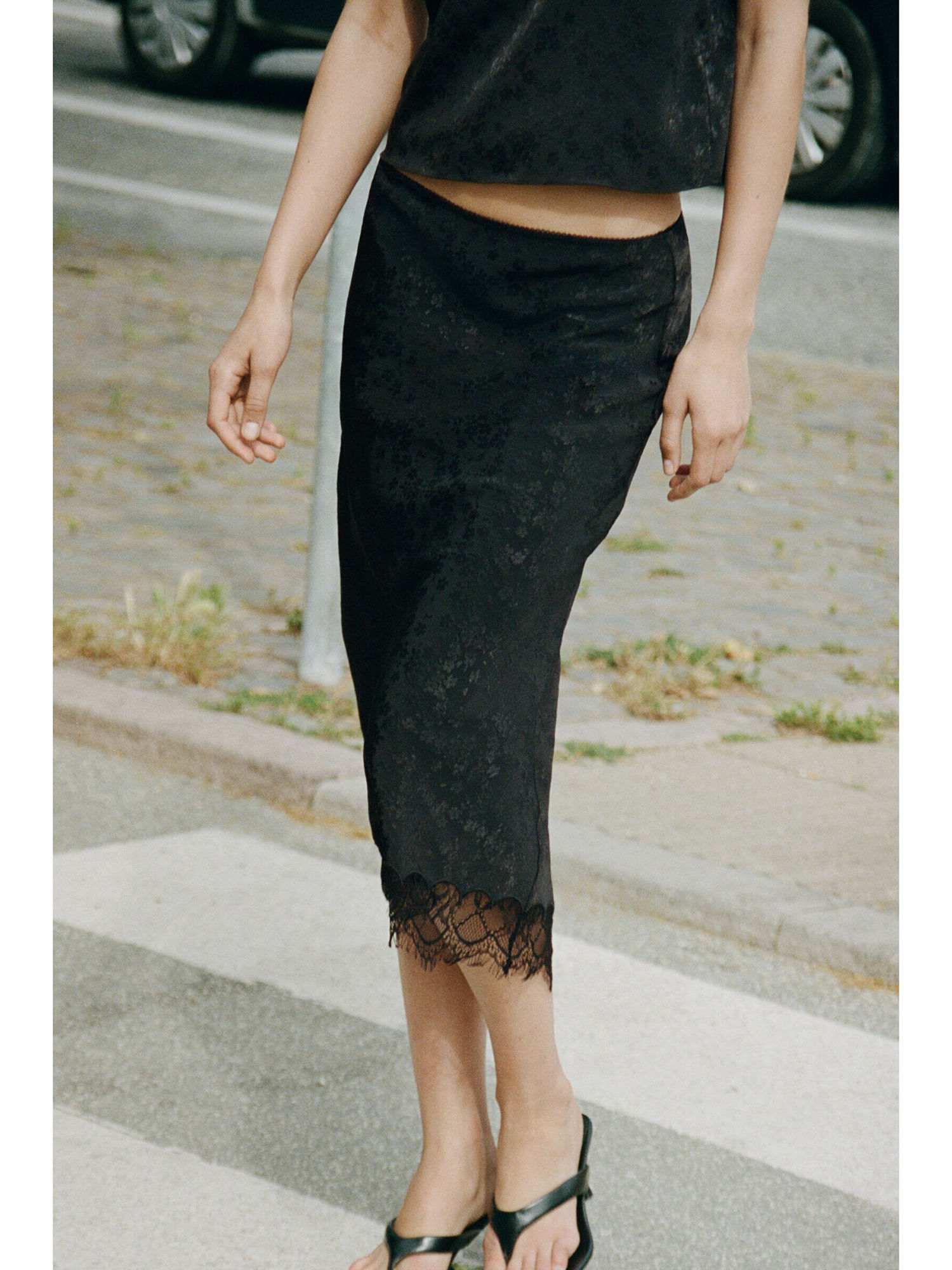 h&m Women Black Lace-trimmed midi skirt-picture-24