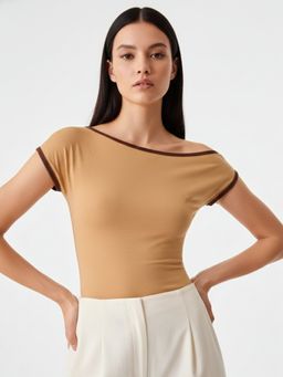 Outzidr - Womens Beige Boat Neck Contrast Rib Knit Top