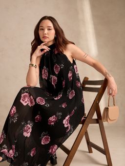 Outzidr - Black Halter Neck Floral Dress