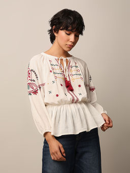 ONLY - Embroidered Top