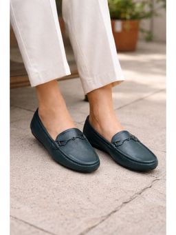 SCENTRA - Women Green Loafers