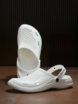 Off Limits - Men Off White Bora Bora Clogs