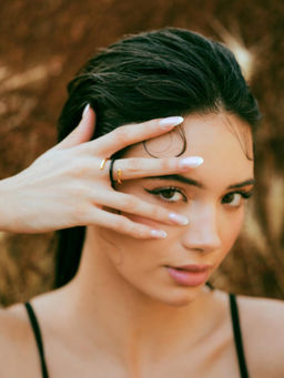 VARNIKA ARORA - Twistie 2-Way Black Enamel Gold Ring