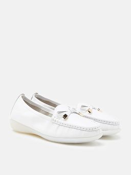 PAZZION - Women's White Bow Buckle Loafers