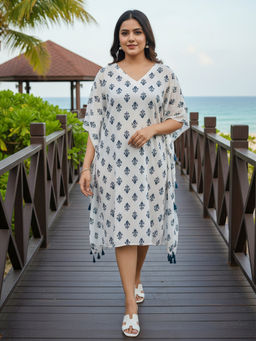 Qurvii - White V Neck Printed Long Kaftan Dress
