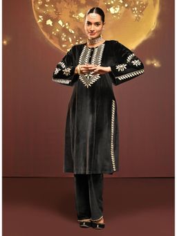 Lakshita - Grey Embroidered Velvet Kurta with Pant (Set of 2)
