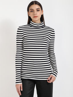 Tommy Hilfiger - Women Black T-Shirt