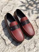 Maroon color option, Currently selected
