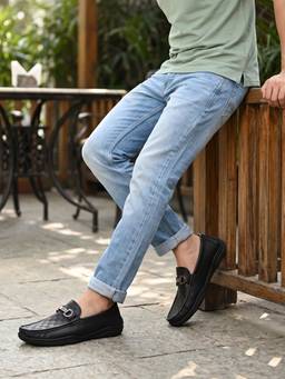REGAL - Black Men Embossed Leather Buckled Loafers
