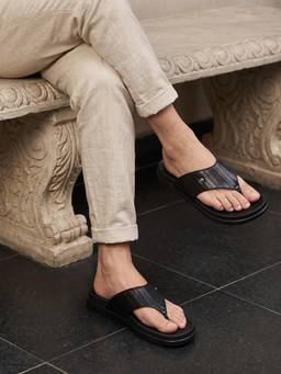 REGAL - Black Men Woven Print Thong Leather Sandals