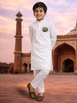 Vastramay - White Cotton Solid Kurta With Pyiama