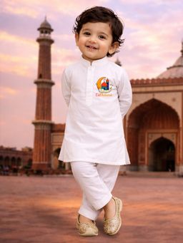 Vastramay - White Cotton Solid Kurta With Pyiama