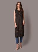 Black color option, Sold out, Currently selected