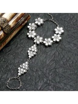 Karatcart - Oxidised Silver Floral Kundan Chain Hathphool for Women