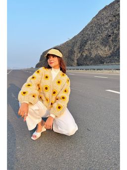 SUGERCANDY - Beige Picnic Crochet Cardigan