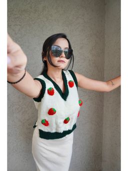 SUGERCANDY - White Strawberry Sweater