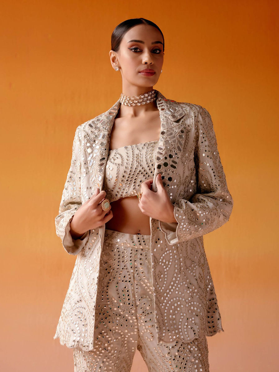 Shop Latest Range Of Luxe Online At Best Offers