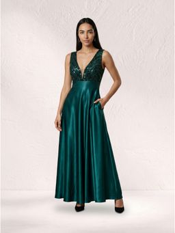 NIYARA INDIA - Ira Deep V-Neck Embellished Empire Waist Gown