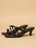 Black color option, Sold out, Currently selected