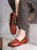 Tan color option, Currently selected