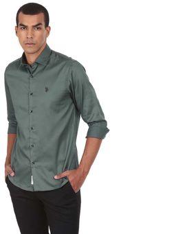 U.S. POLO ASSN. - Men Green Tailored Regular Fit Solid Casual Shirt