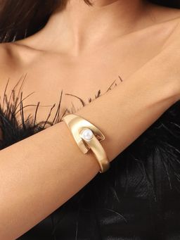 Sohi - Womens Metallic Asymetrical Bracelet - Gold