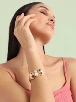 Sohi - Womens Pearl Snakehead Bracelet - Gold