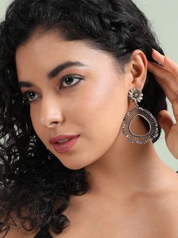 Sohi - Womens Daisy Teardrop Swirl Drop Earrings - Gold