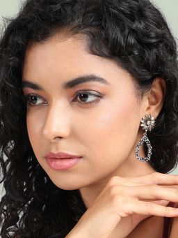 Sohi - Womens Daisy Intricate Teardrop Drop Earrings - Gold