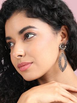 Sohi - Womens Intricate Daisy Eye Drop Earrings - Gold