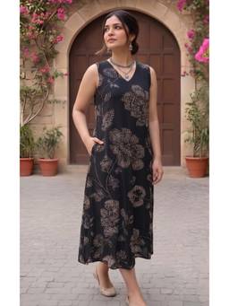 PIMU - V-Neck Black Maxi Dress