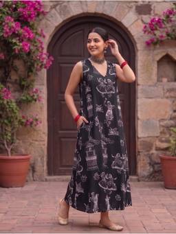 PIMU - V-Neck Black Maxi Dress